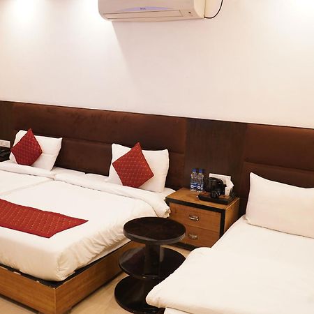 Hotel O Delhi, Near Karol Bagh Main Market And Metro Station Nuova Delhi Esterno foto