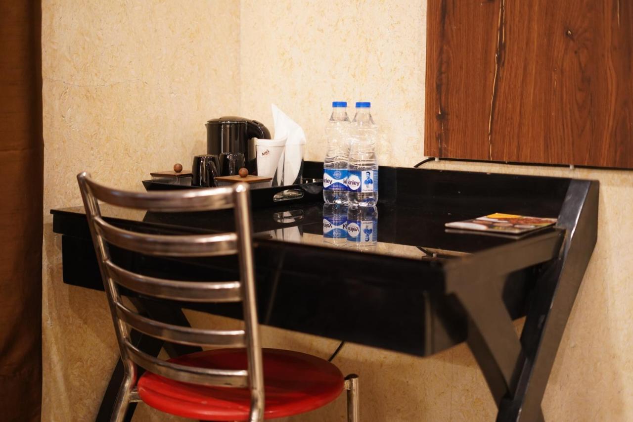 Hotel O Delhi, Near Karol Bagh Main Market And Metro Station Nuova Delhi Esterno foto