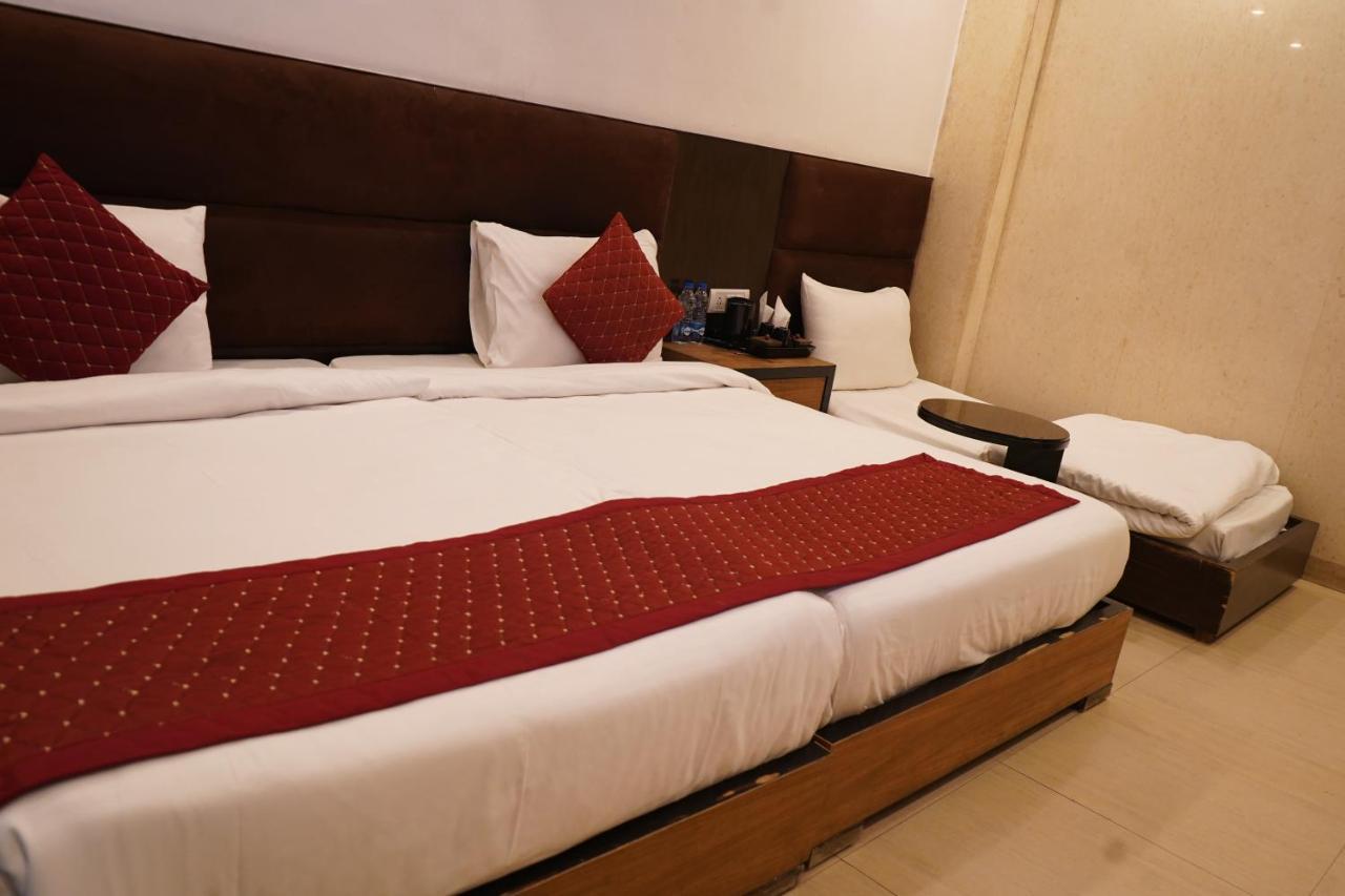 Hotel O Delhi, Near Karol Bagh Main Market And Metro Station Nuova Delhi Esterno foto