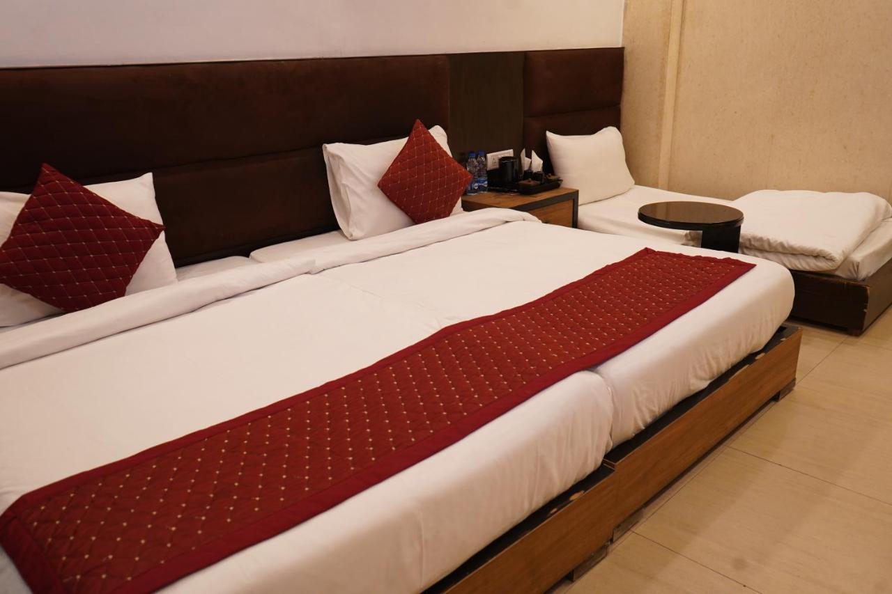 Hotel O Delhi, Near Karol Bagh Main Market And Metro Station Nuova Delhi Esterno foto