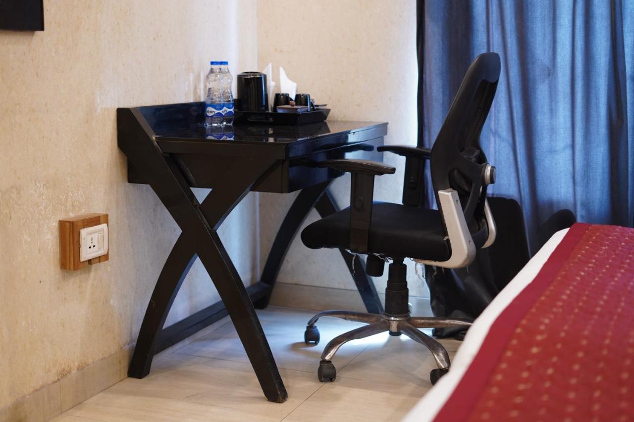 Hotel O Delhi, Near Karol Bagh Main Market And Metro Station Nuova Delhi Esterno foto