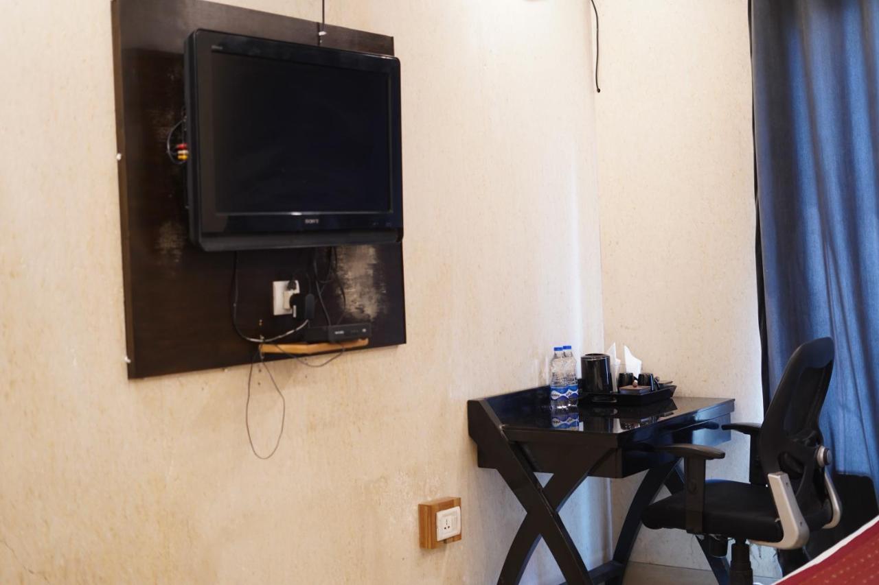 Hotel O Delhi, Near Karol Bagh Main Market And Metro Station Nuova Delhi Esterno foto
