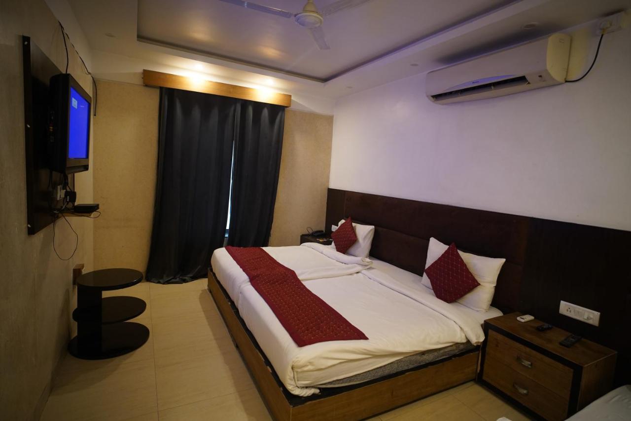 Hotel O Delhi, Near Karol Bagh Main Market And Metro Station Nuova Delhi Esterno foto