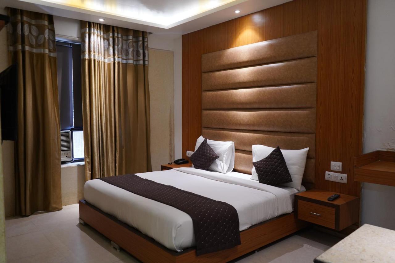 Hotel O Delhi, Near Karol Bagh Main Market And Metro Station Nuova Delhi Esterno foto