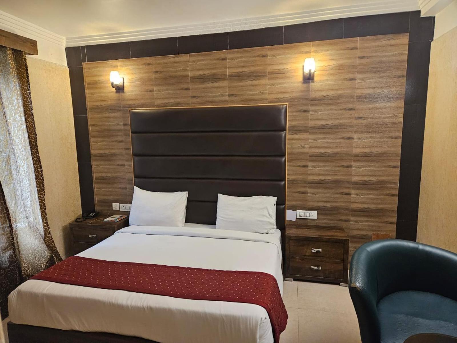 Hotel O Delhi, Near Karol Bagh Main Market And Metro Station Nuova Delhi Esterno foto